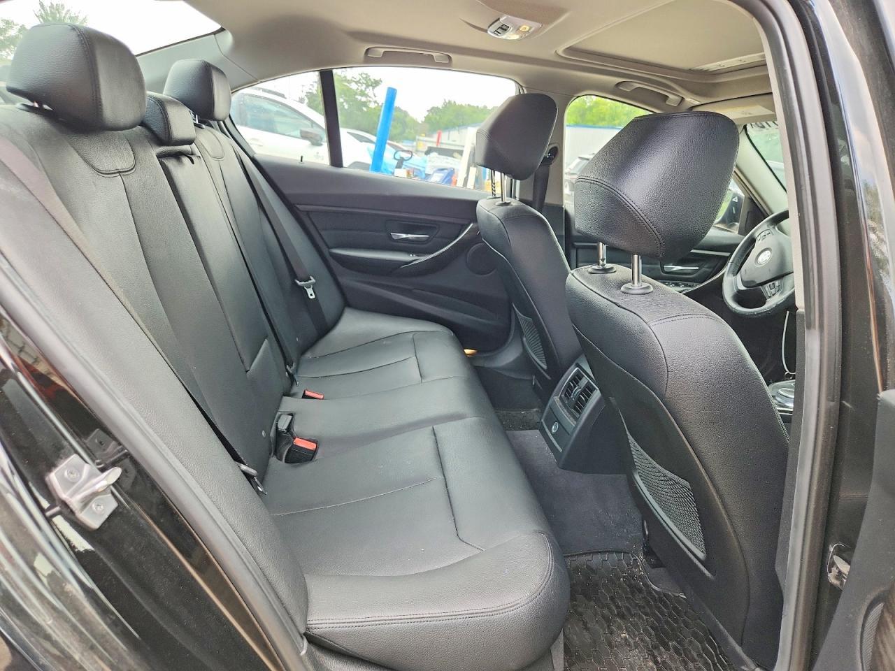 2018 BMW Seria 3 320i - zdjęcie 10