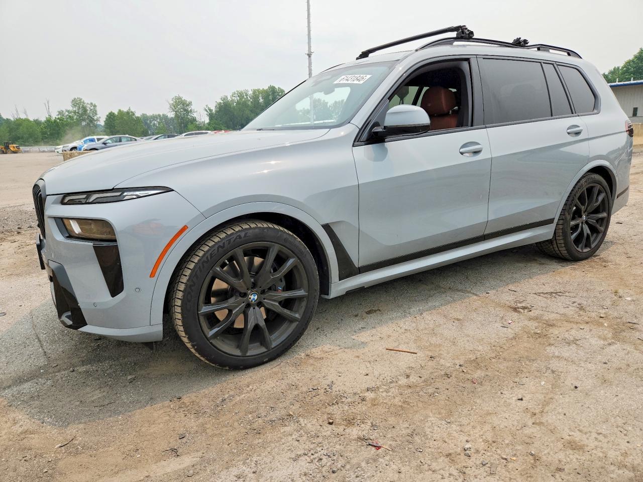 2025 BMW X7 xDrive40I - zdjęcie główne