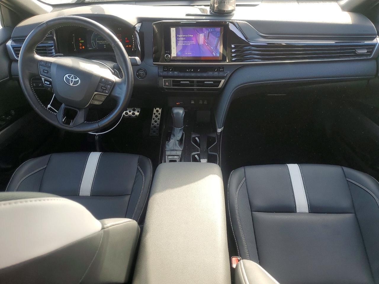 2025 Toyota Camry Se - zdjęcie 8