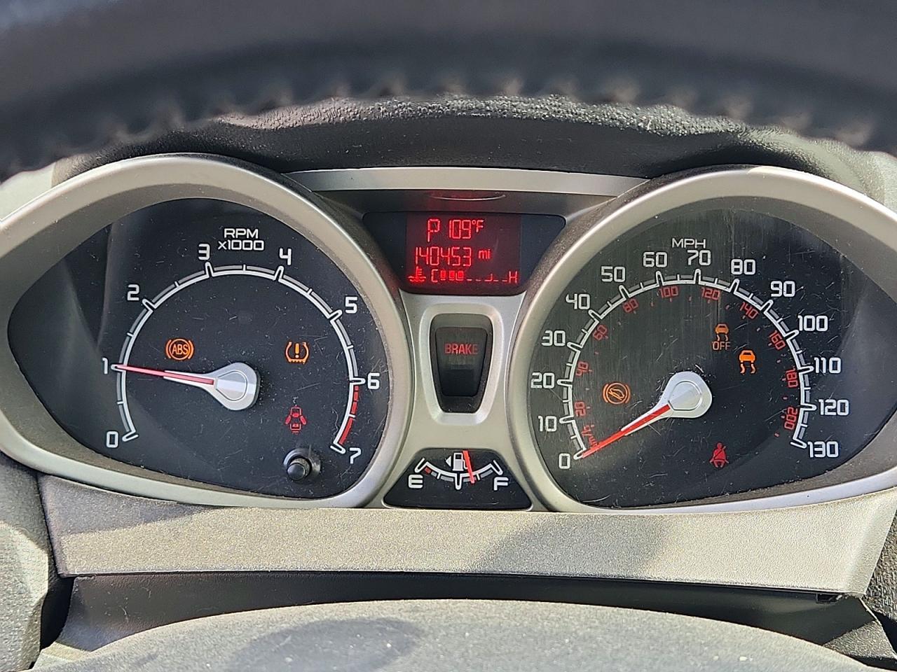2013 Ford Fiesta Se - zdjęcie 9