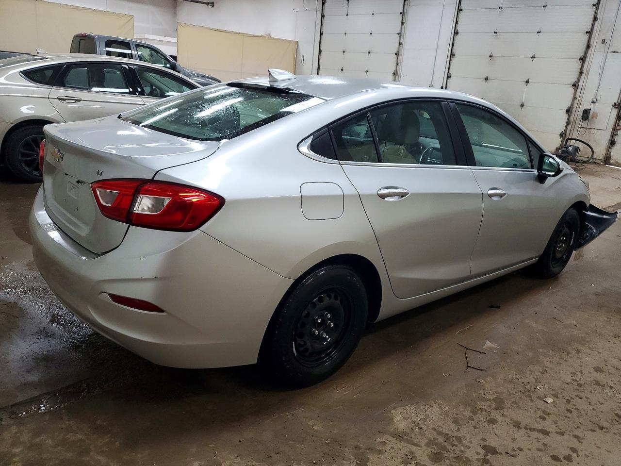 2018 Chevrolet Cruze Lt - zdjęcie 3