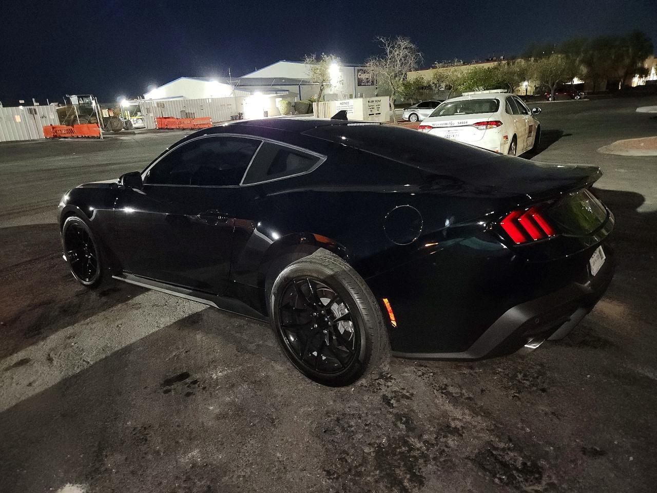 2026 Ford Mustang Ecoboost Fastback - zdjęcie 2