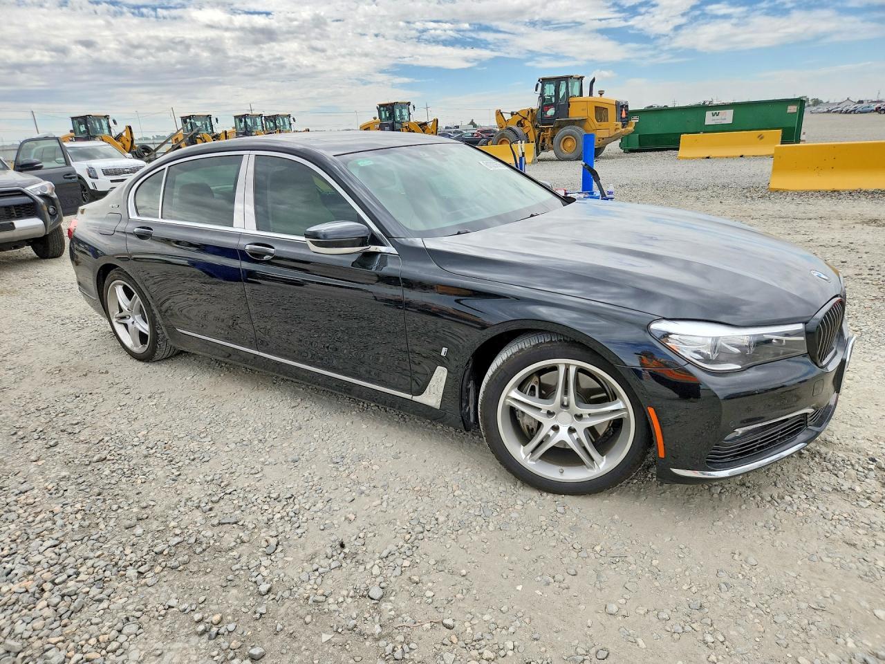 2018 BMW Seria 7 740e - zdjęcie 4