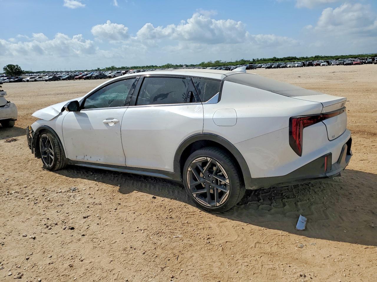 2025 Kia K4 Gt Line - zdjęcie 2
