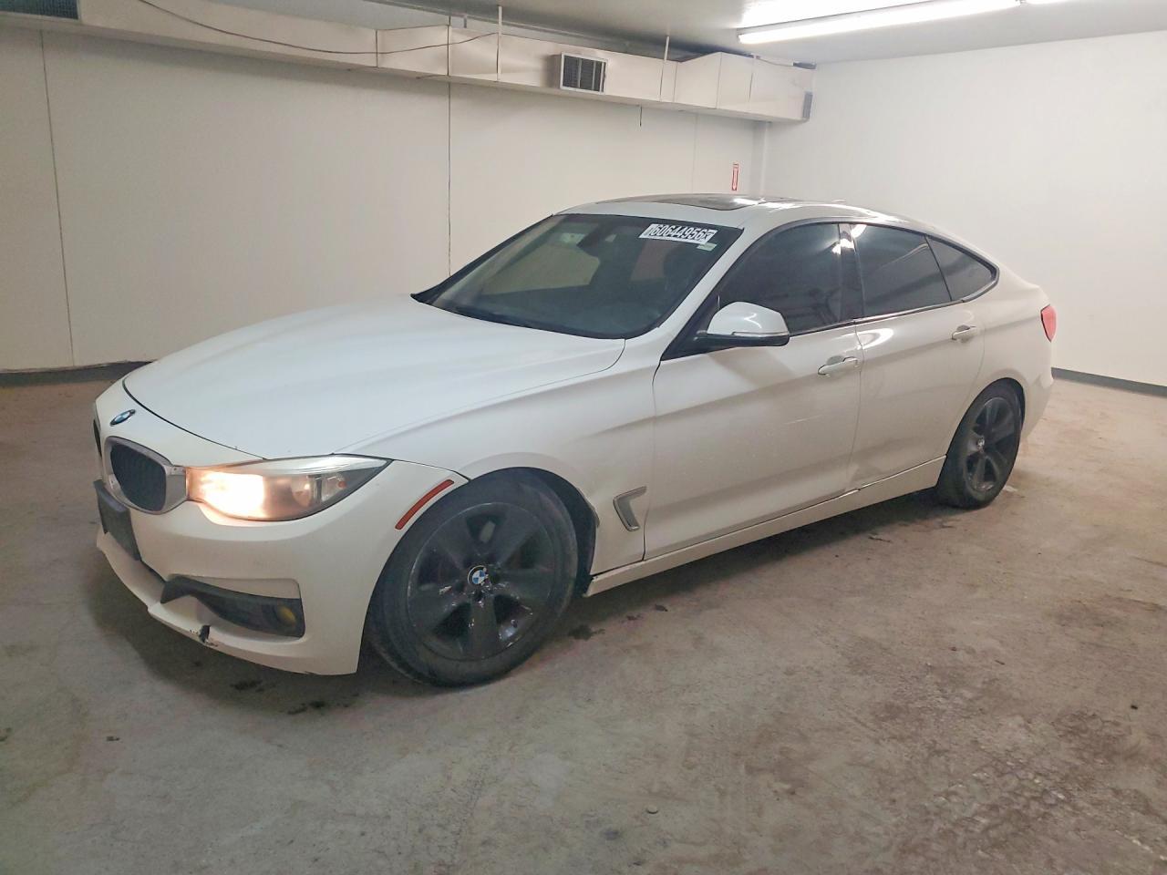 2014 BMW Seria 3 328i - zdjęcie główne