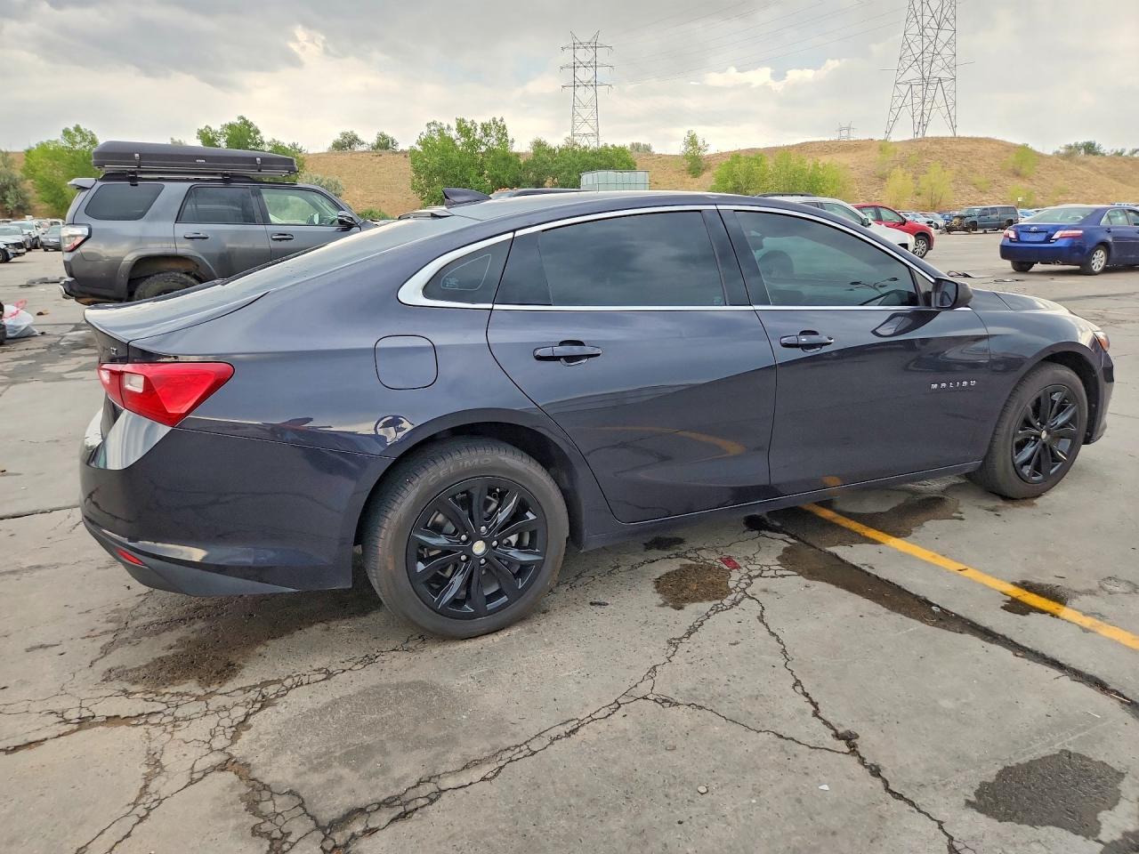 2023 Chevrolet Malibu Lt - zdjęcie 3