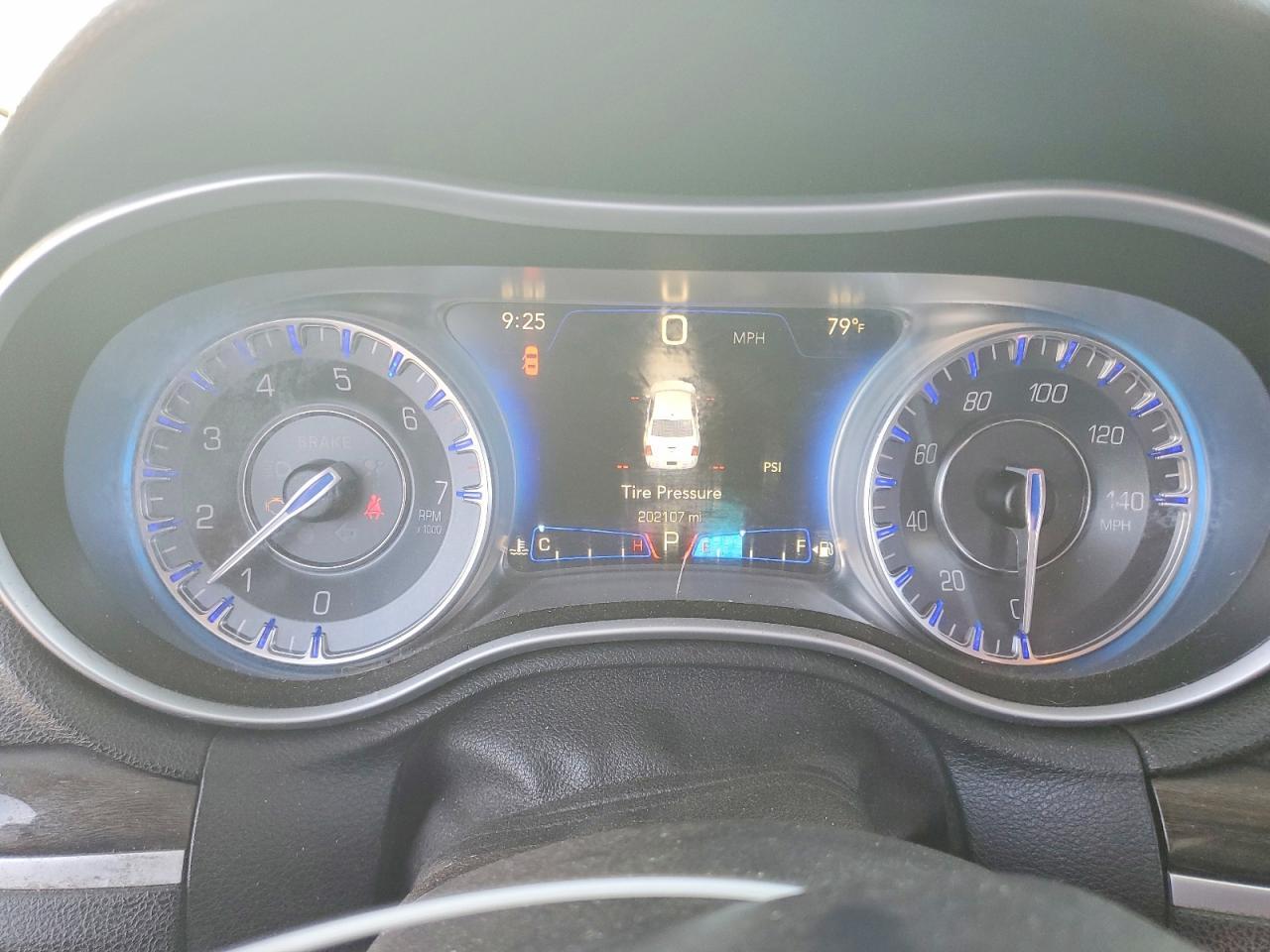 2015 Chrysler 300 Limited - zdjęcie 9