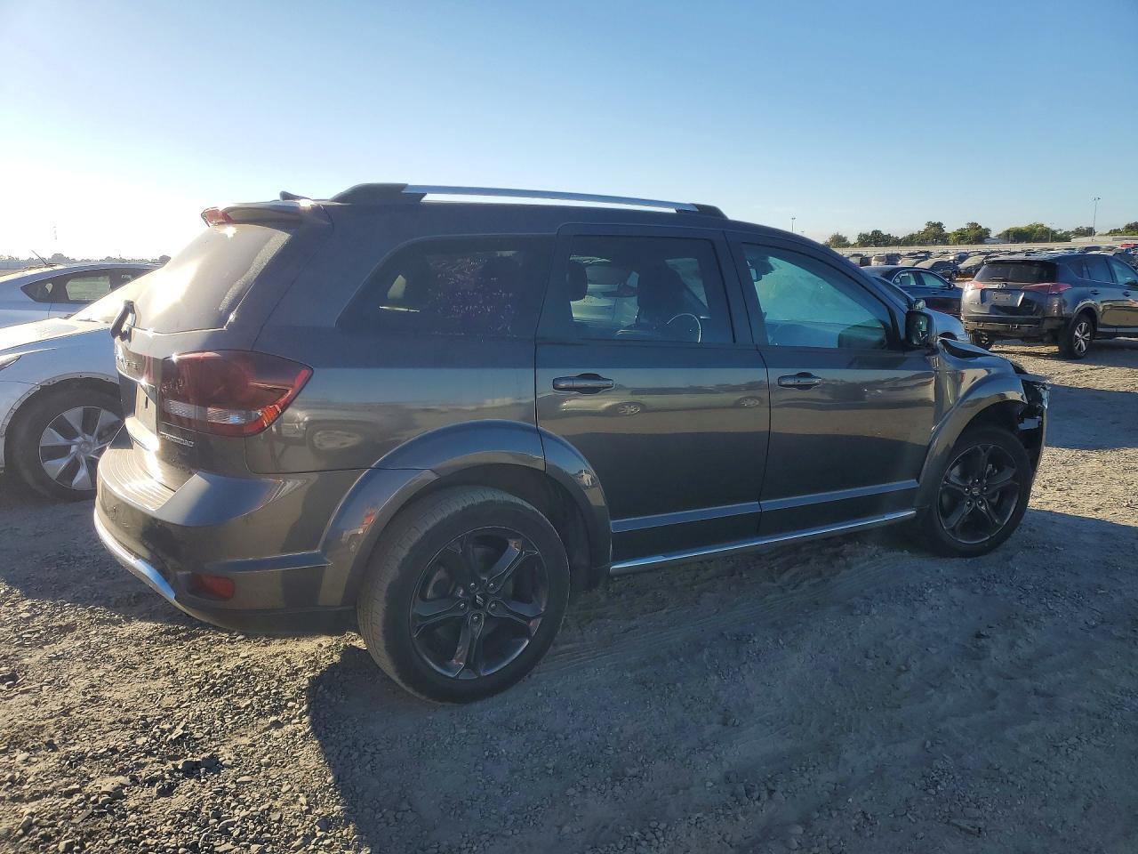 2020 Dodge Journey Crossroad - zdjęcie 3