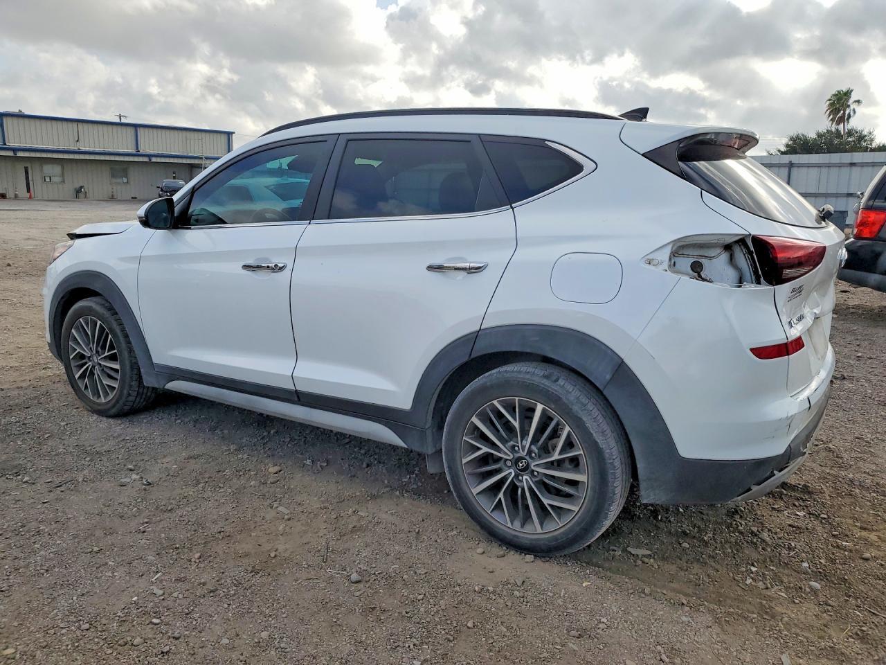 2021 Hyundai Tucson Ultimate - zdjęcie 2