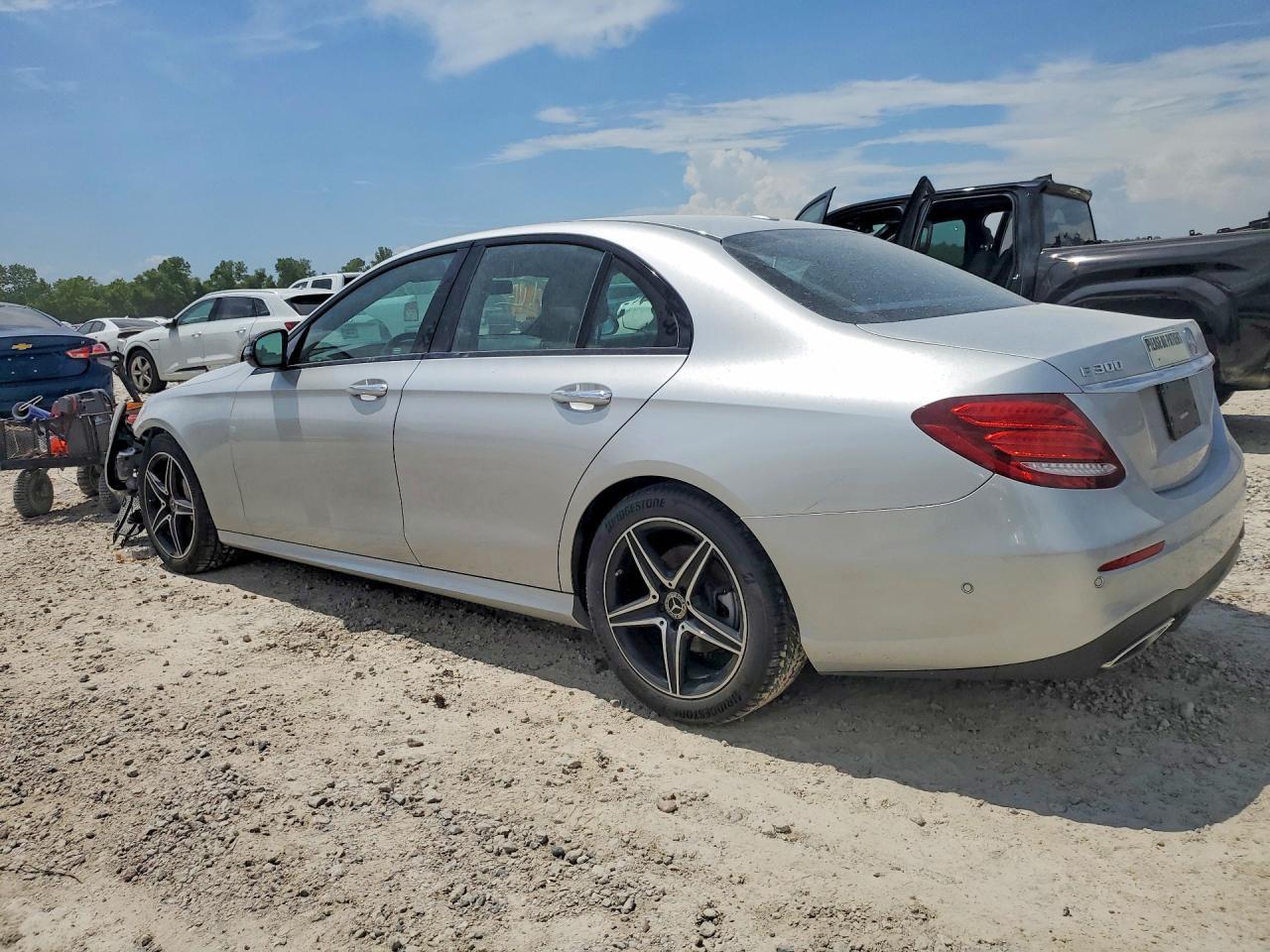 2018 Mercedes-Benz E 300 - zdjęcie 2