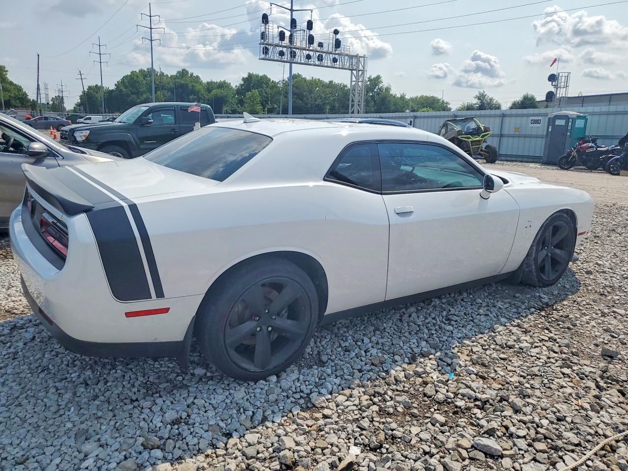 2015 Dodge Challenger R - zdjęcie 3