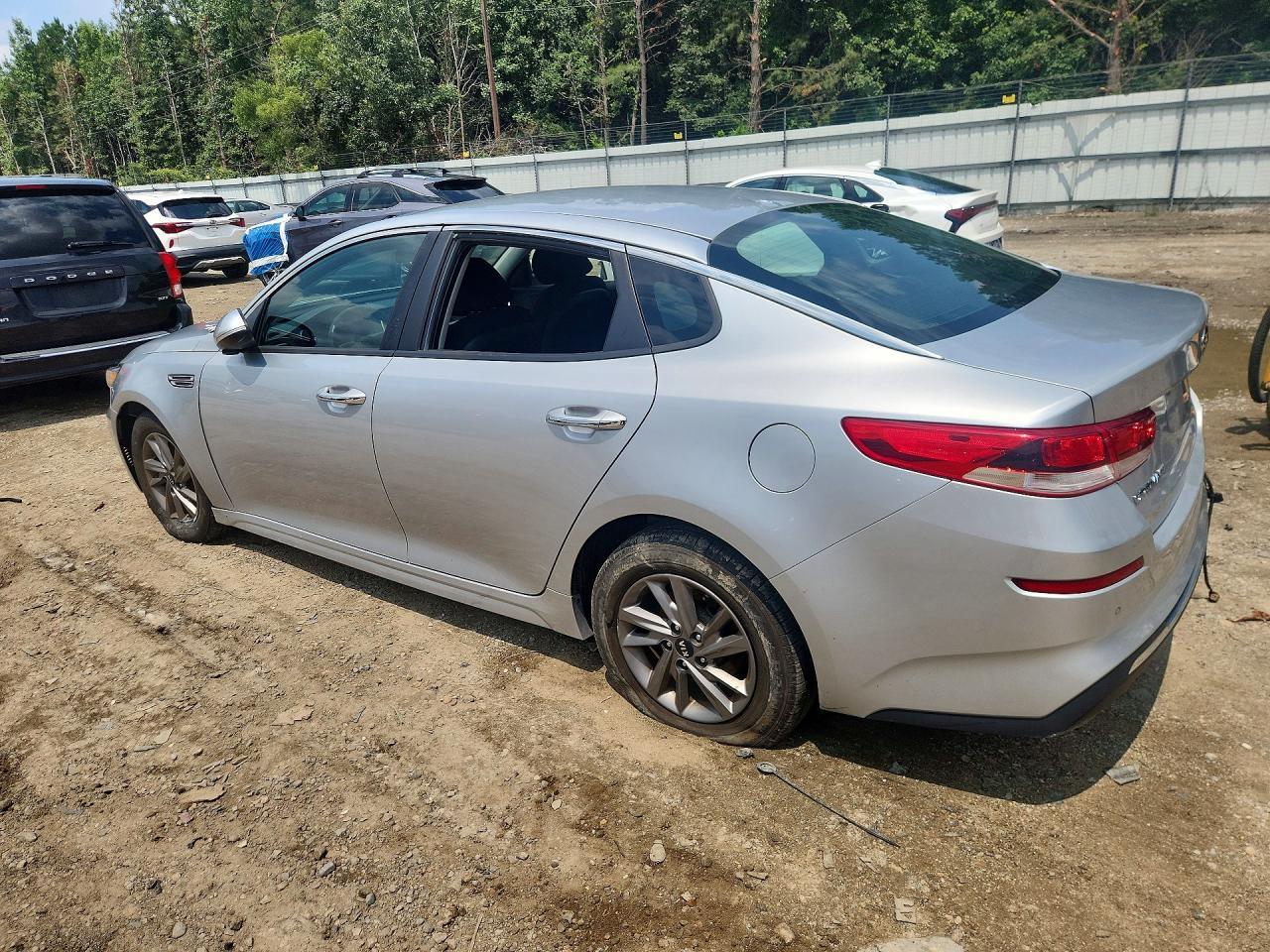 2020 Kia Optima Lx - zdjęcie 2