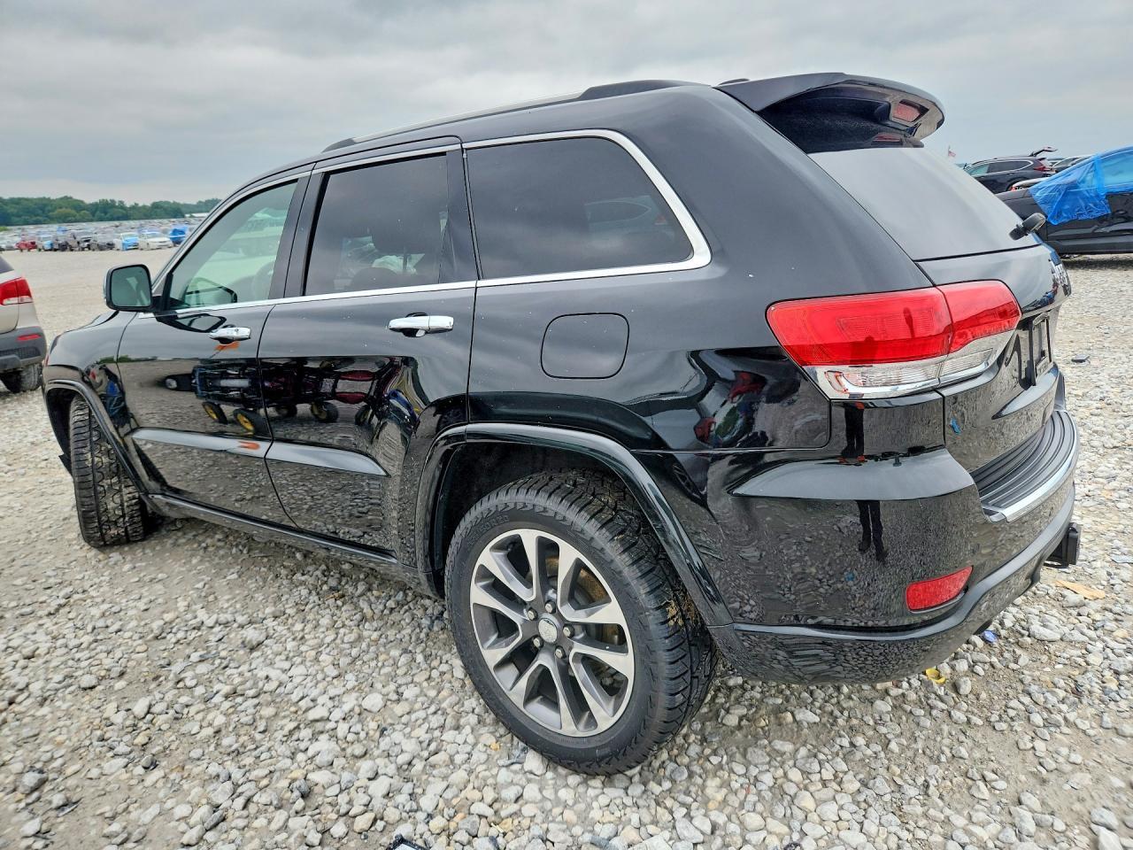 2017 Jeep Grand Cherokee Overland - zdjęcie 2