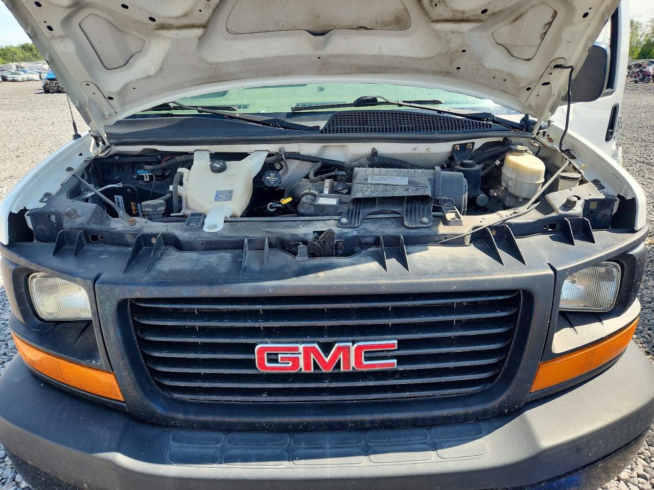 2017 GMC Savana G2500 - zdjęcie 11