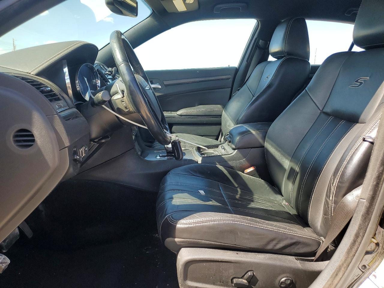 2014 Chrysler 300 S - zdjęcie 7