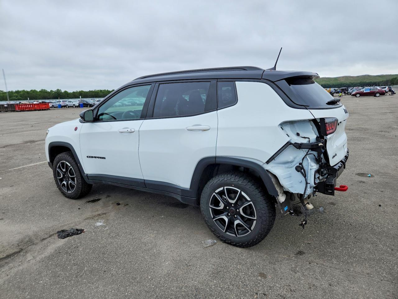 2025 Jeep Compass Trailhawk - zdjęcie 2