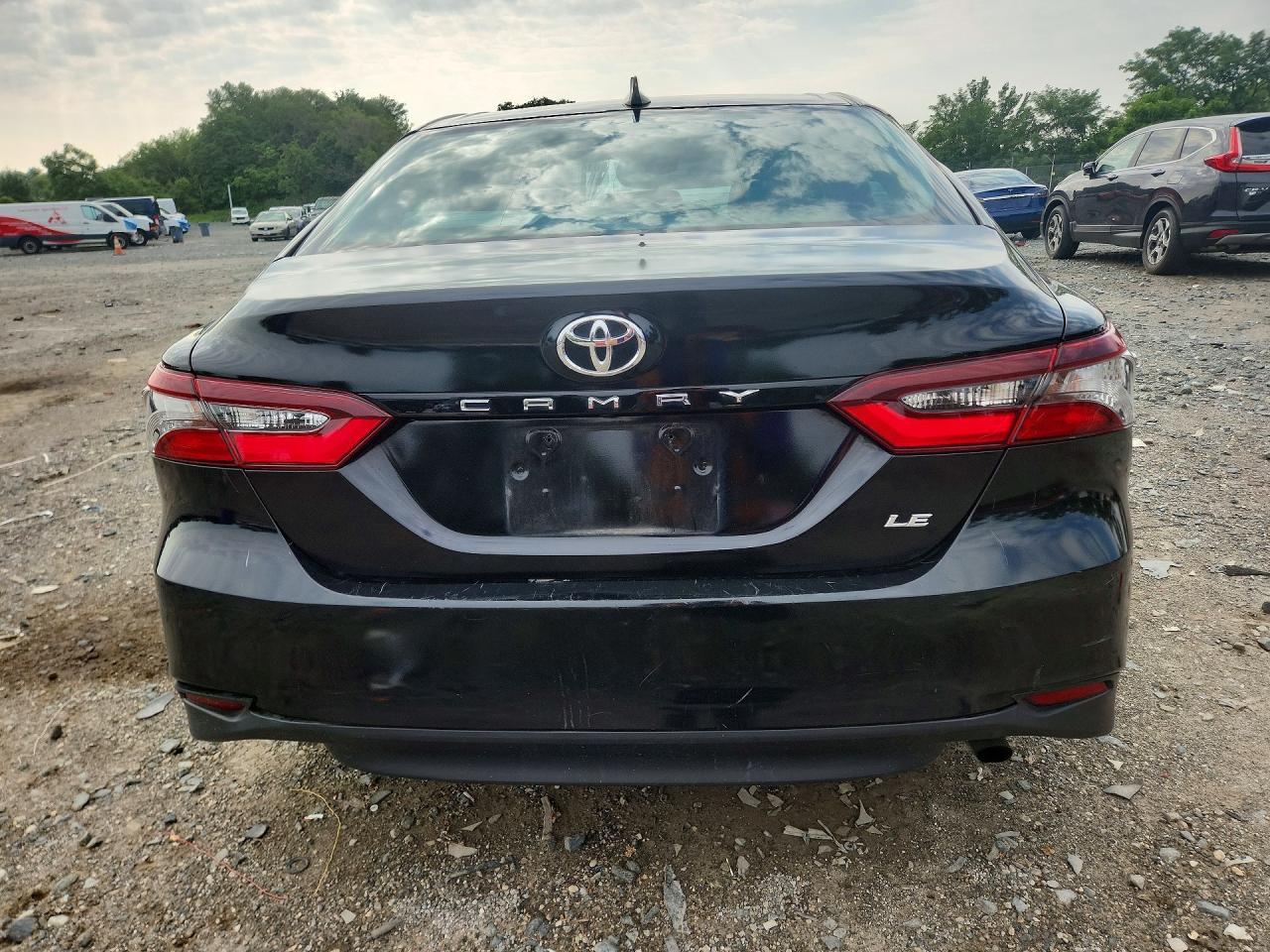 2023 Toyota Camry Le - zdjęcie 6