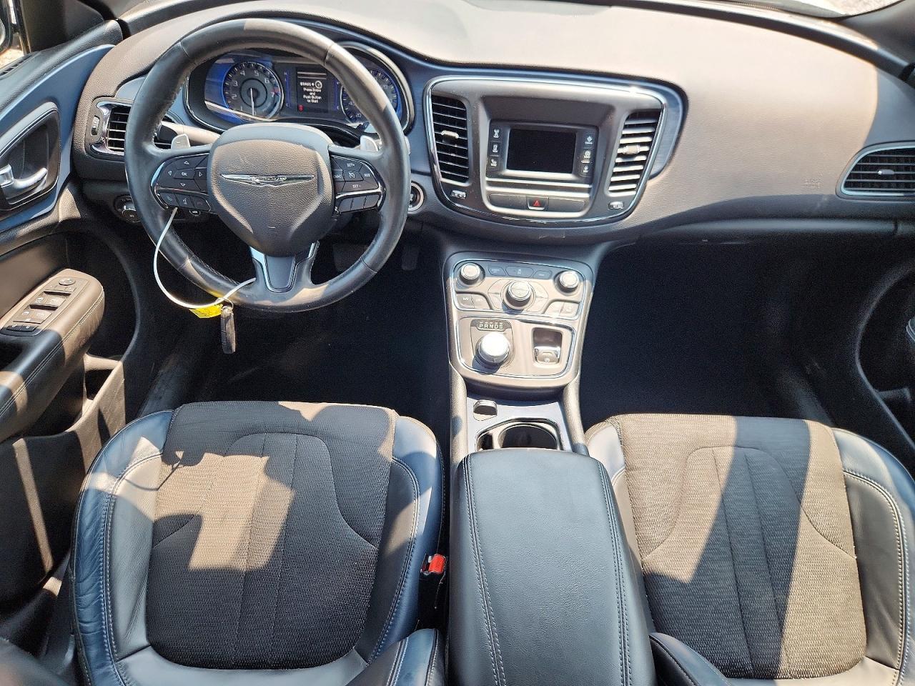 2015 Chrysler 200 S - zdjęcie 8