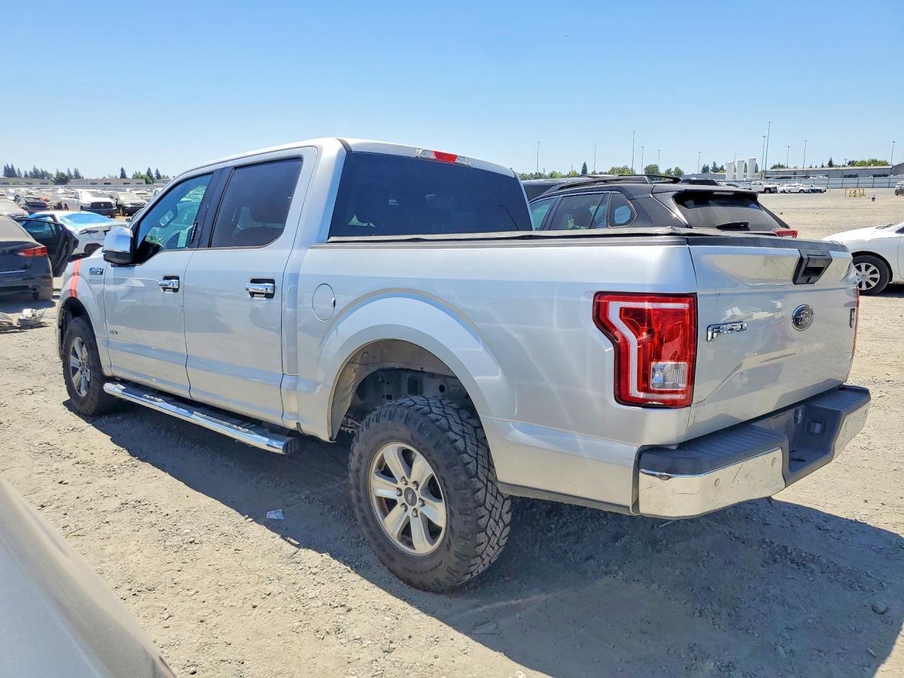 2016 Ford F150 Supercrew - zdjęcie 2