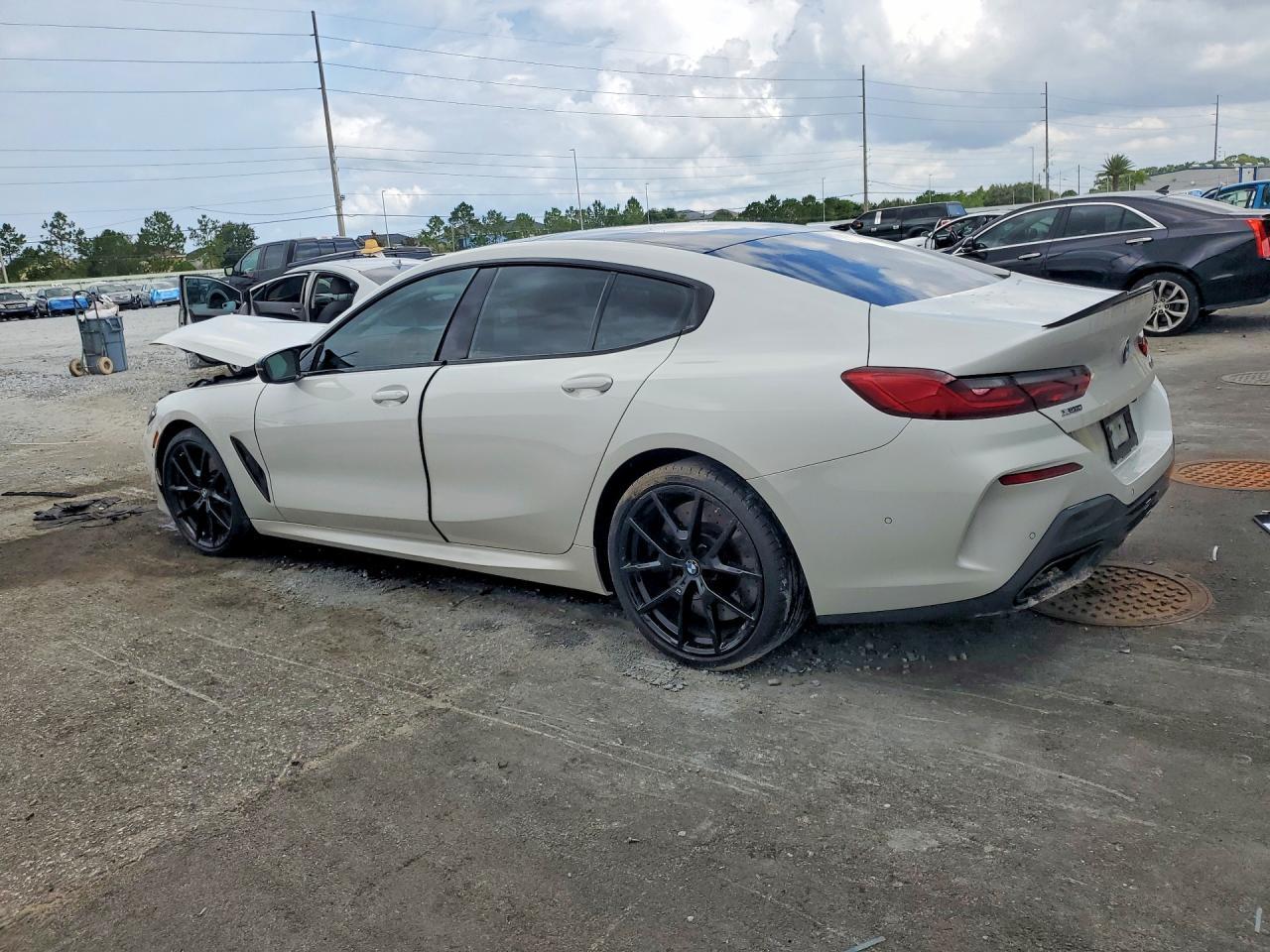 2024 BMW Seria 8 M850i - zdjęcie 2