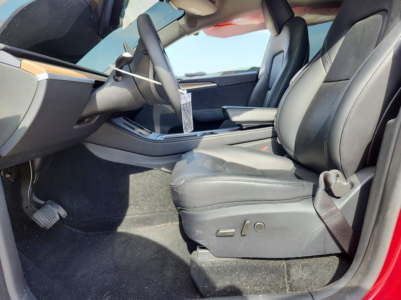 2024 Tesla Model Y - zdjęcie 7