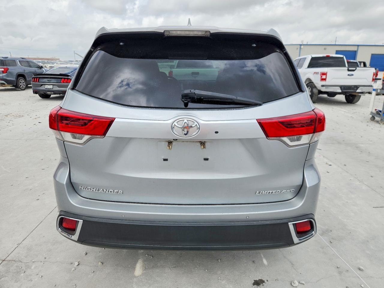 2017 Toyota Highlander Limited - zdjęcie 6