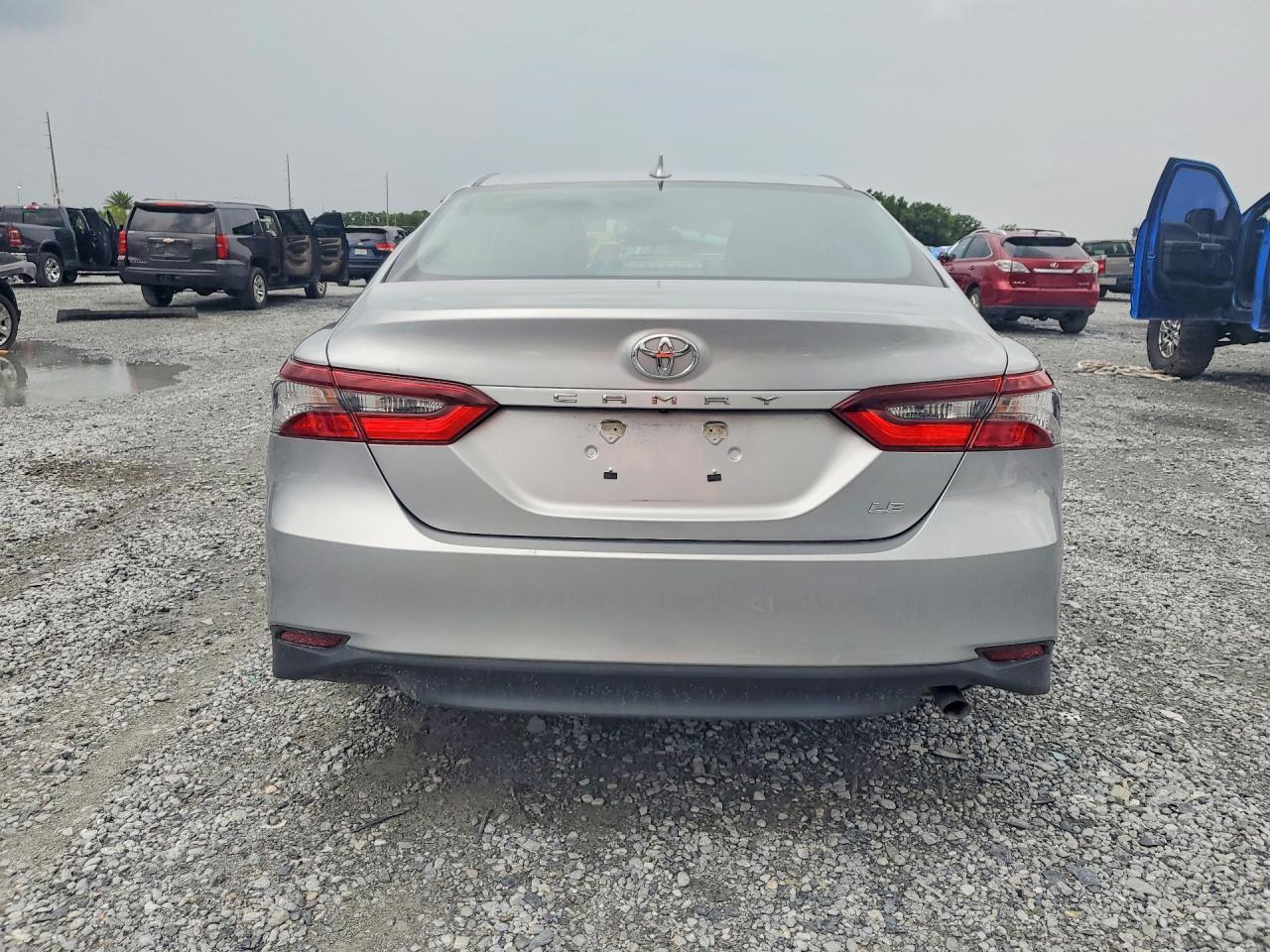 2023 Toyota Camry Le - zdjęcie 6