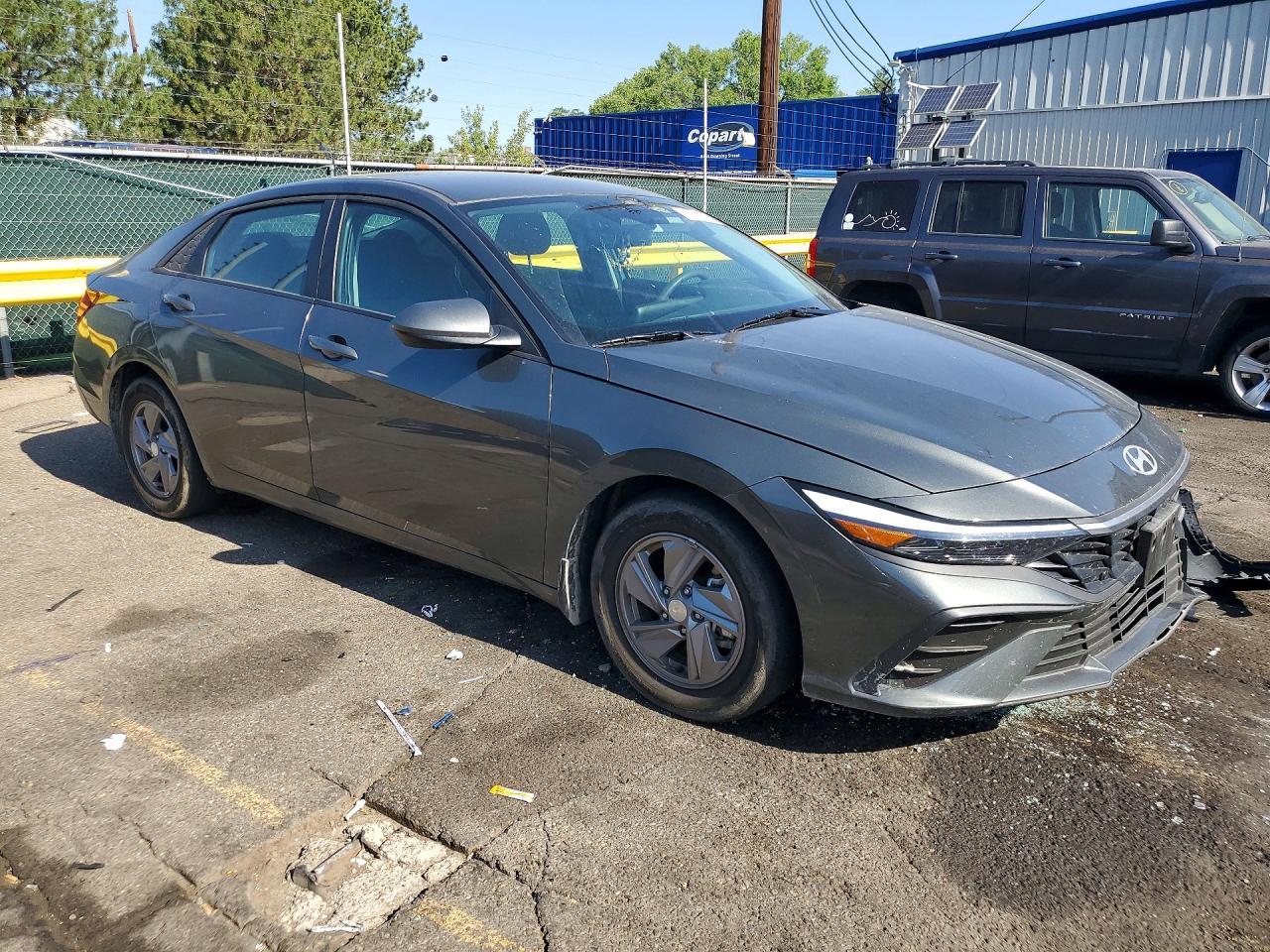 2025 Hyundai Elantra Se - zdjęcie 4