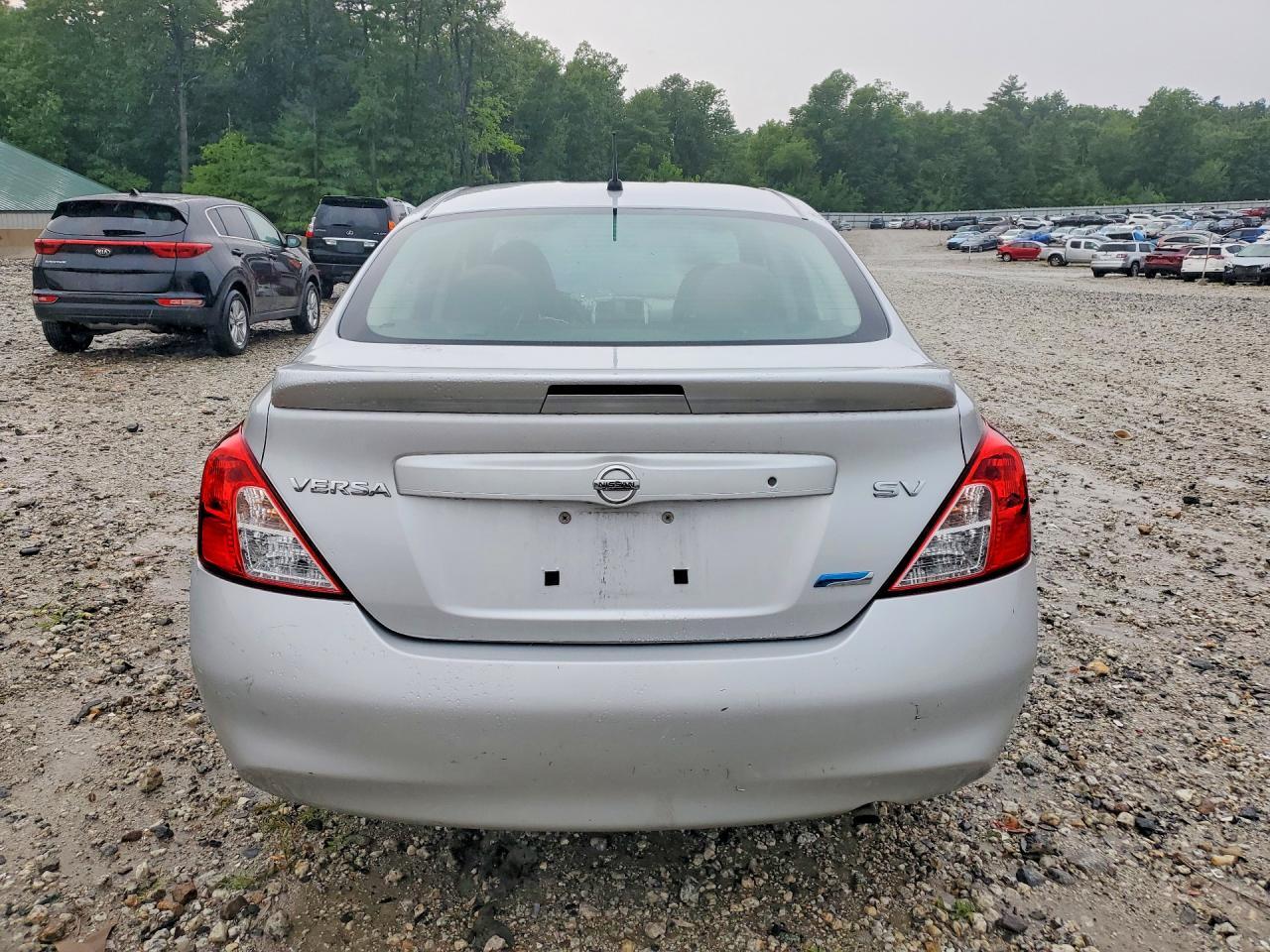 2013 Nissan Versa 1.6 S - zdjęcie 6