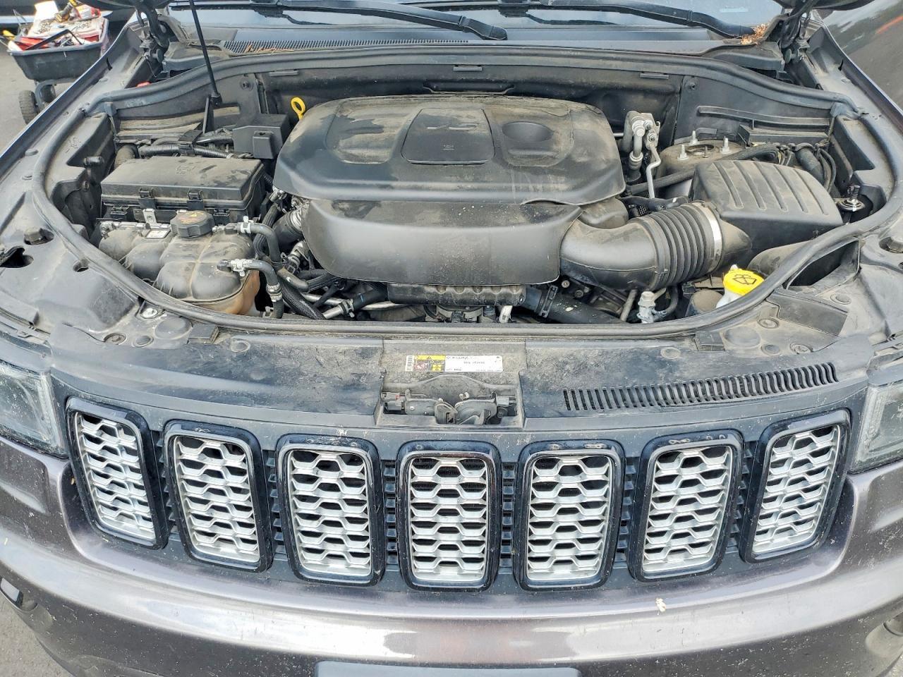 2020 Jeep Grand Cherokee Laredo - zdjęcie 11