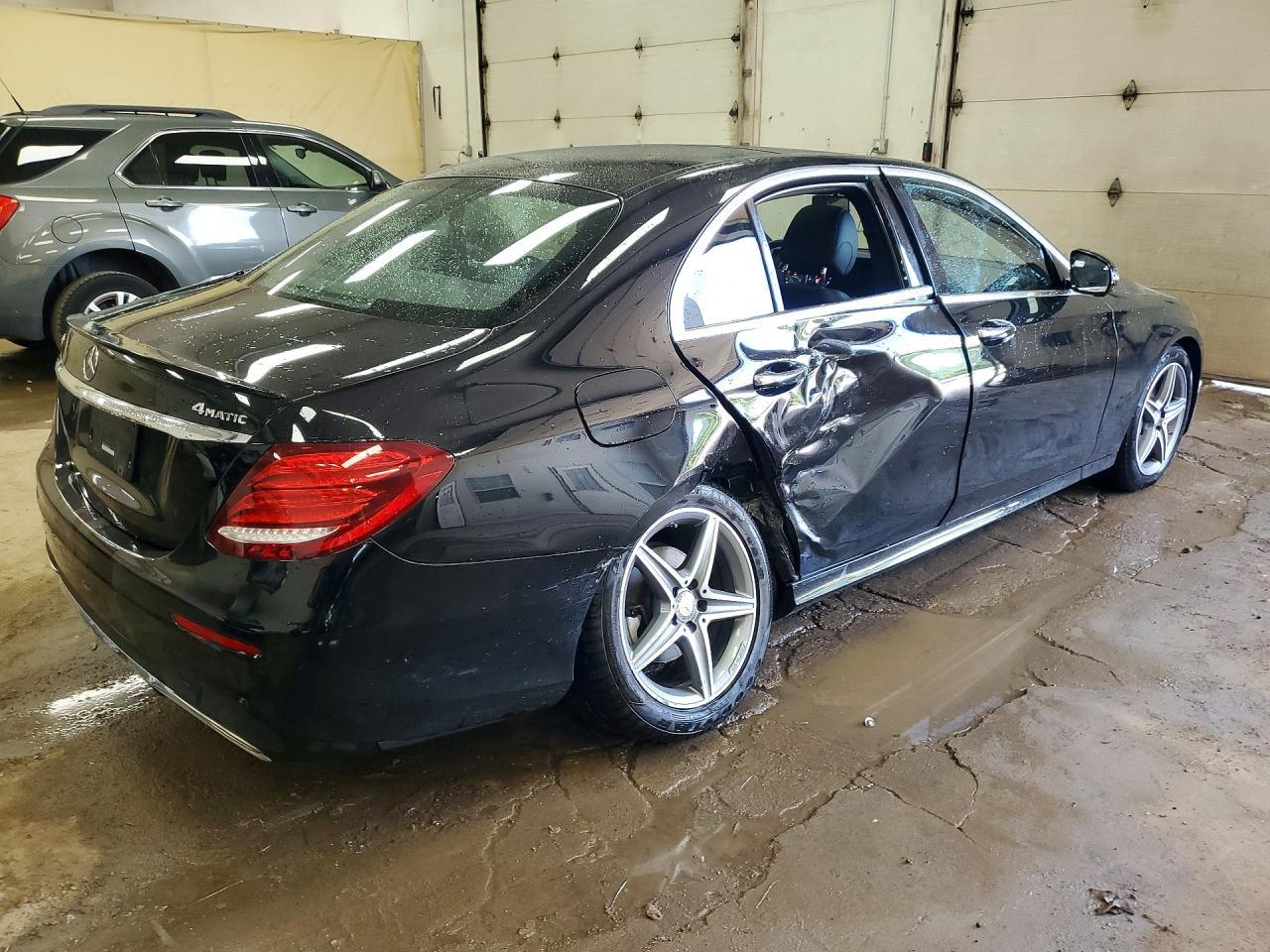 2017 Mercedes-Benz E 300 4Matic - zdjęcie 3