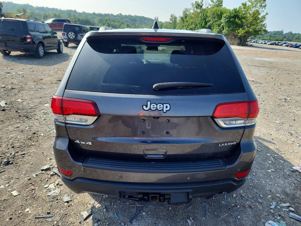 2021 Jeep Grand Cherokee Laredo - zdjęcie 6