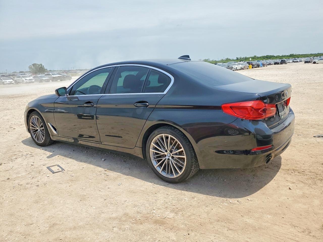 2019 BMW 530 I - zdjęcie 2