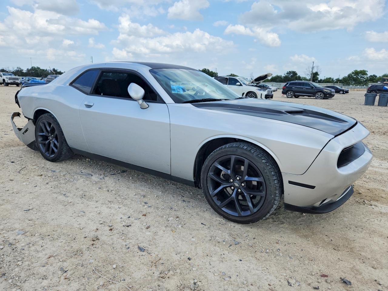 2021 Dodge Challenger Sxt - zdjęcie 4
