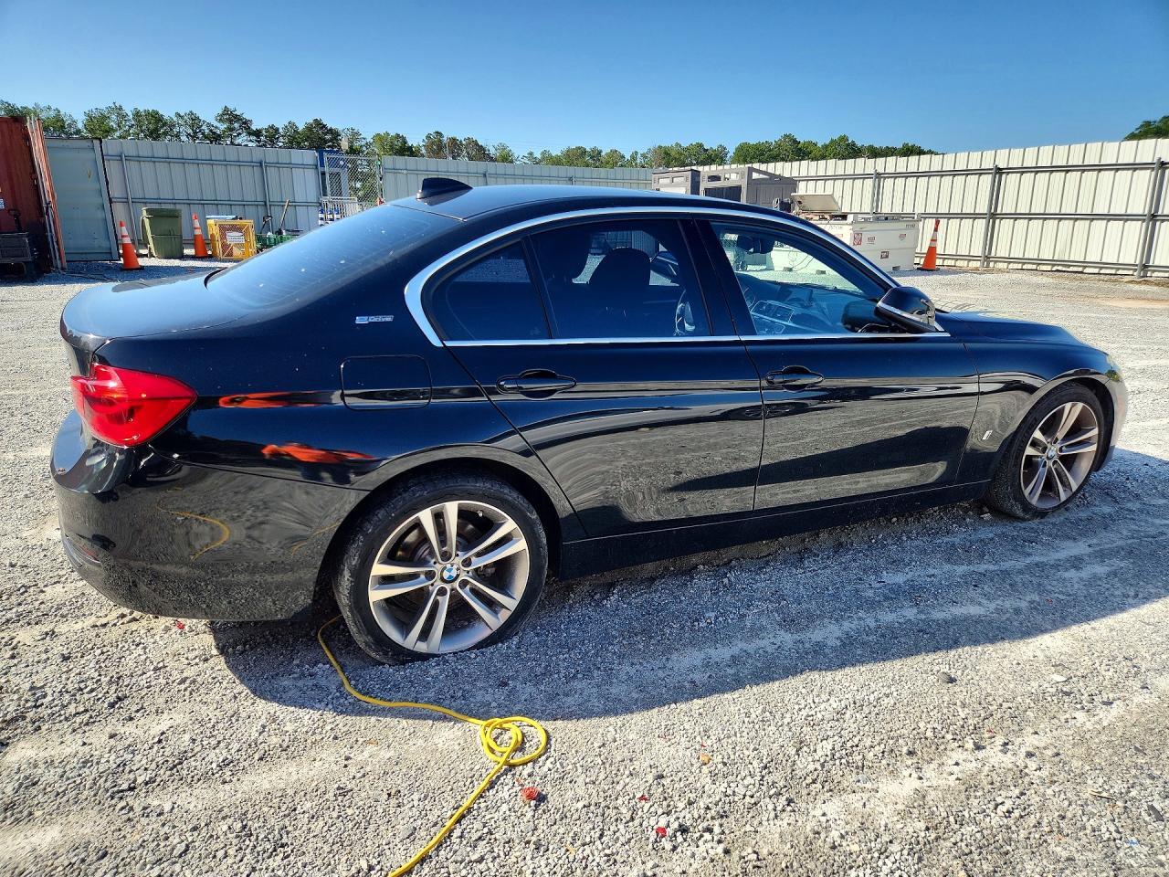 2017 BMW 330E - zdjęcie 3