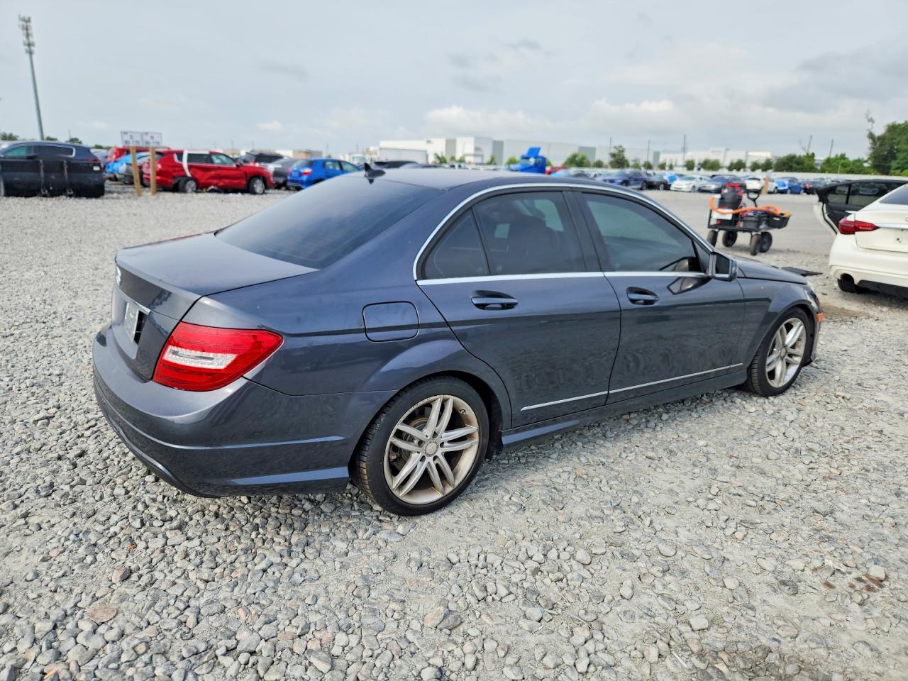 2013 Mercedes-Benz C 250 - zdjęcie 3