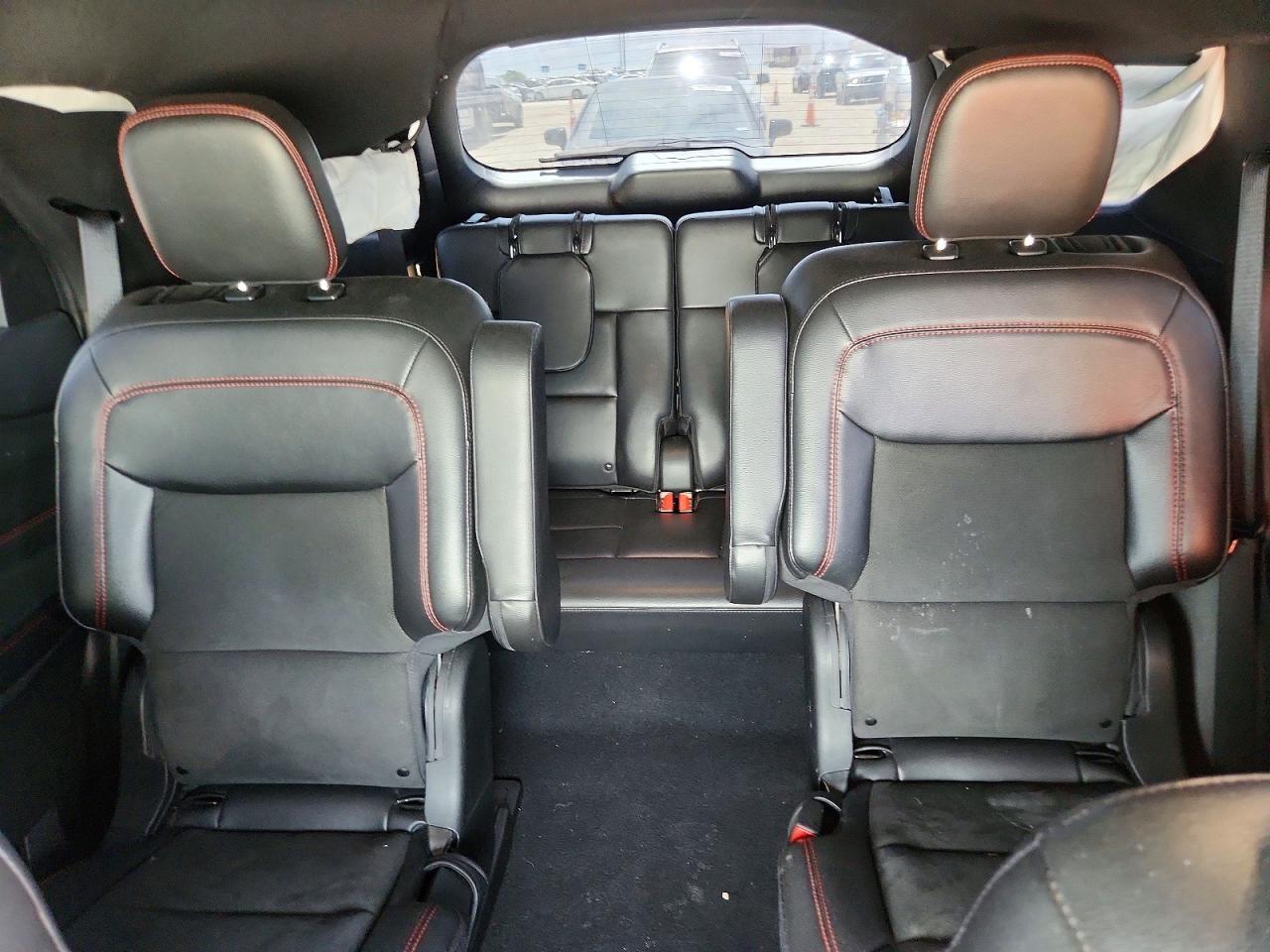 2023 Ford Explorer St-Line - zdjęcie 10