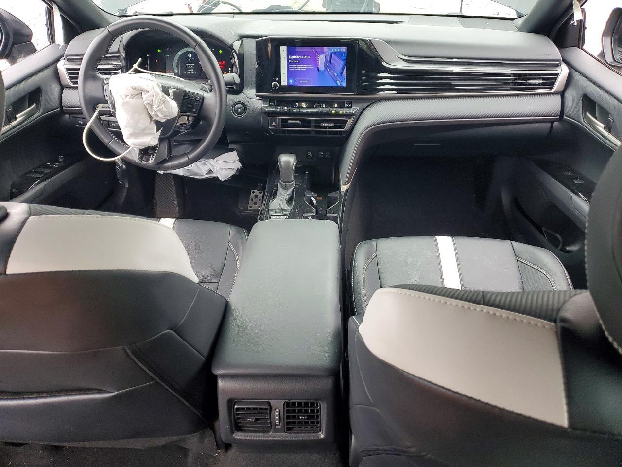 2025 Toyota Camry Se - zdjęcie 8