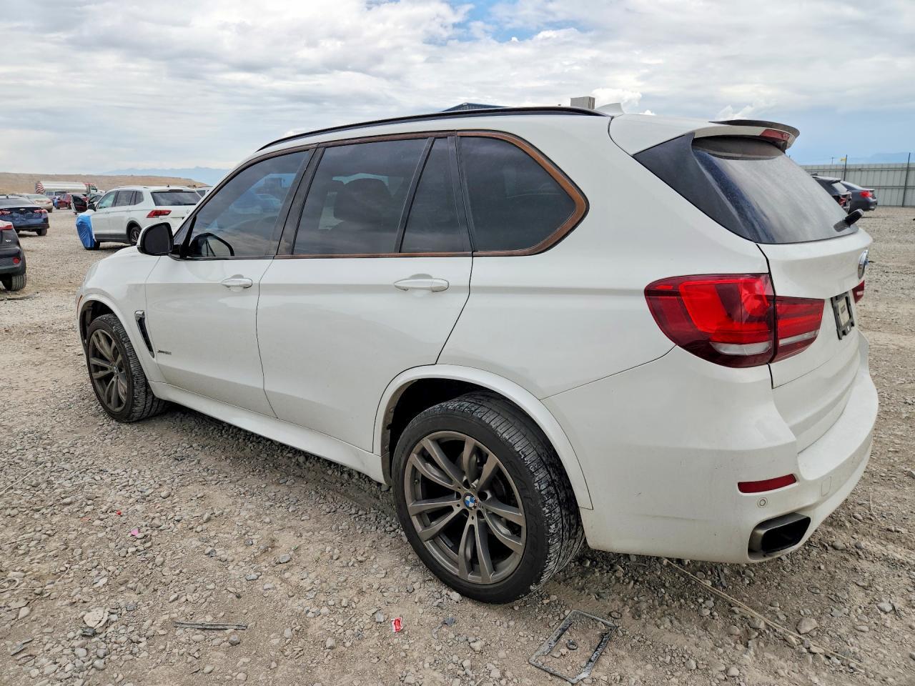 2016 BMW X5 xDrive50I - zdjęcie 2