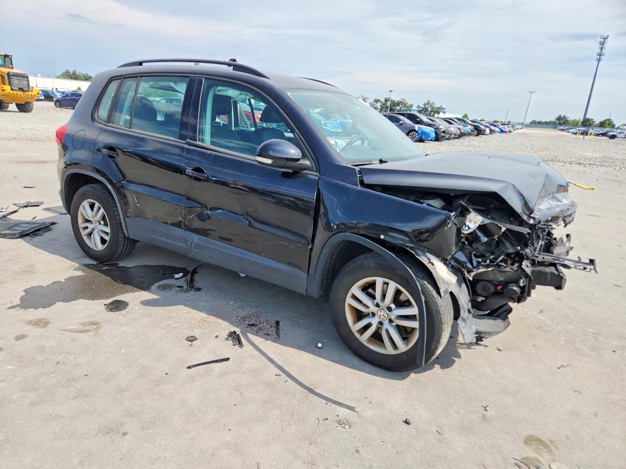 2016 Volkswagen Tiguan S - zdjęcie 4