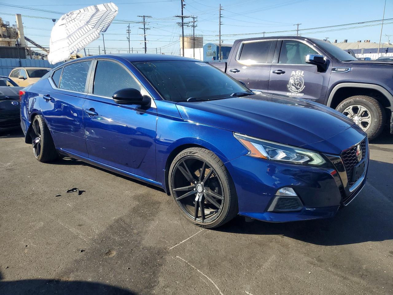 2019 Nissan Altima Sr - zdjęcie 4