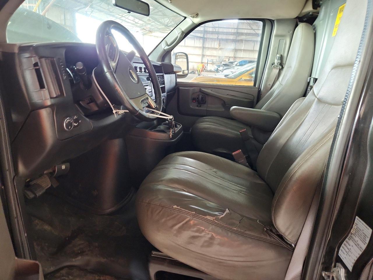 2015 Chevrolet Express G2500 - zdjęcie 7