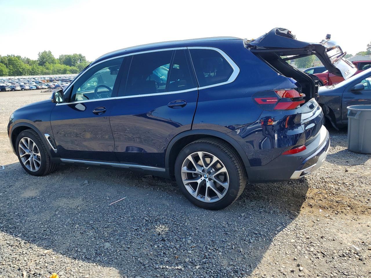 2026 BMW X5 xDrive40I - zdjęcie 2