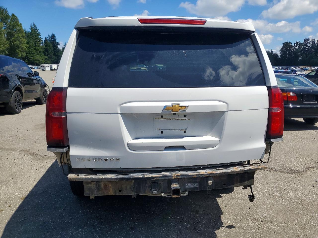 2016 Chevrolet Suburban K1500 Lt - zdjęcie 6