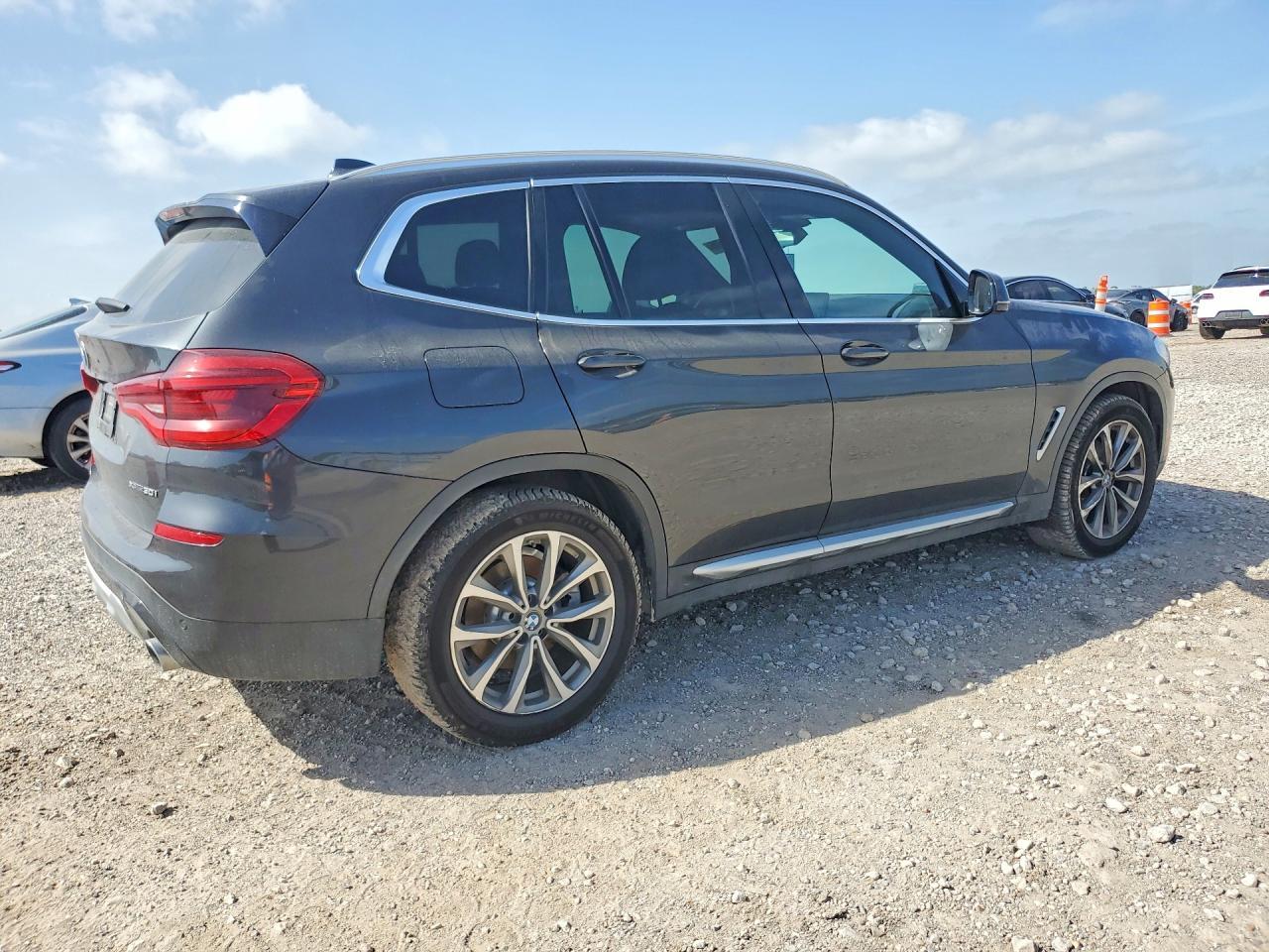 2019 BMW X3 xDrive30I - zdjęcie 3