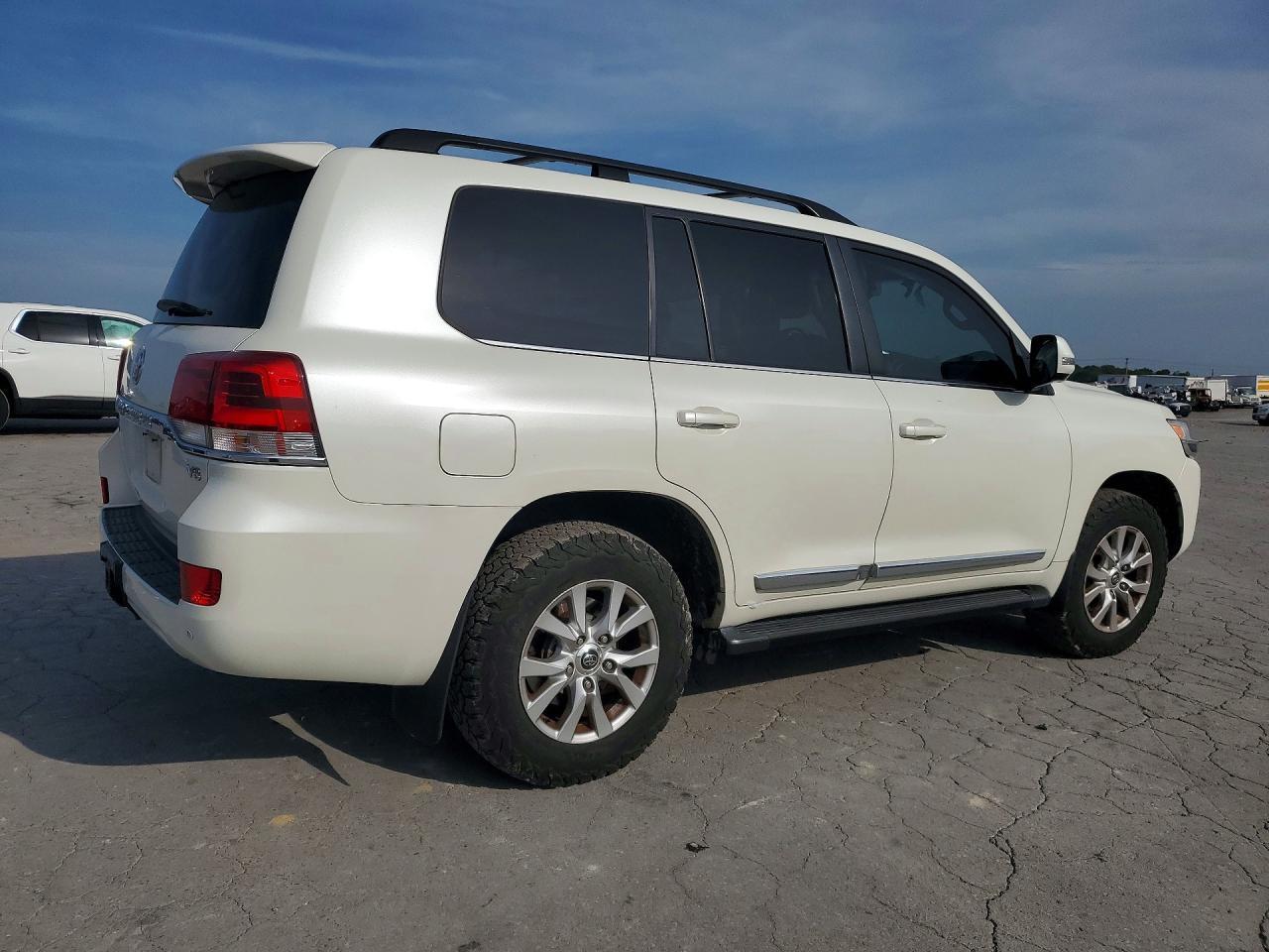 2016 Toyota Land Cruiser Base - zdjęcie 3