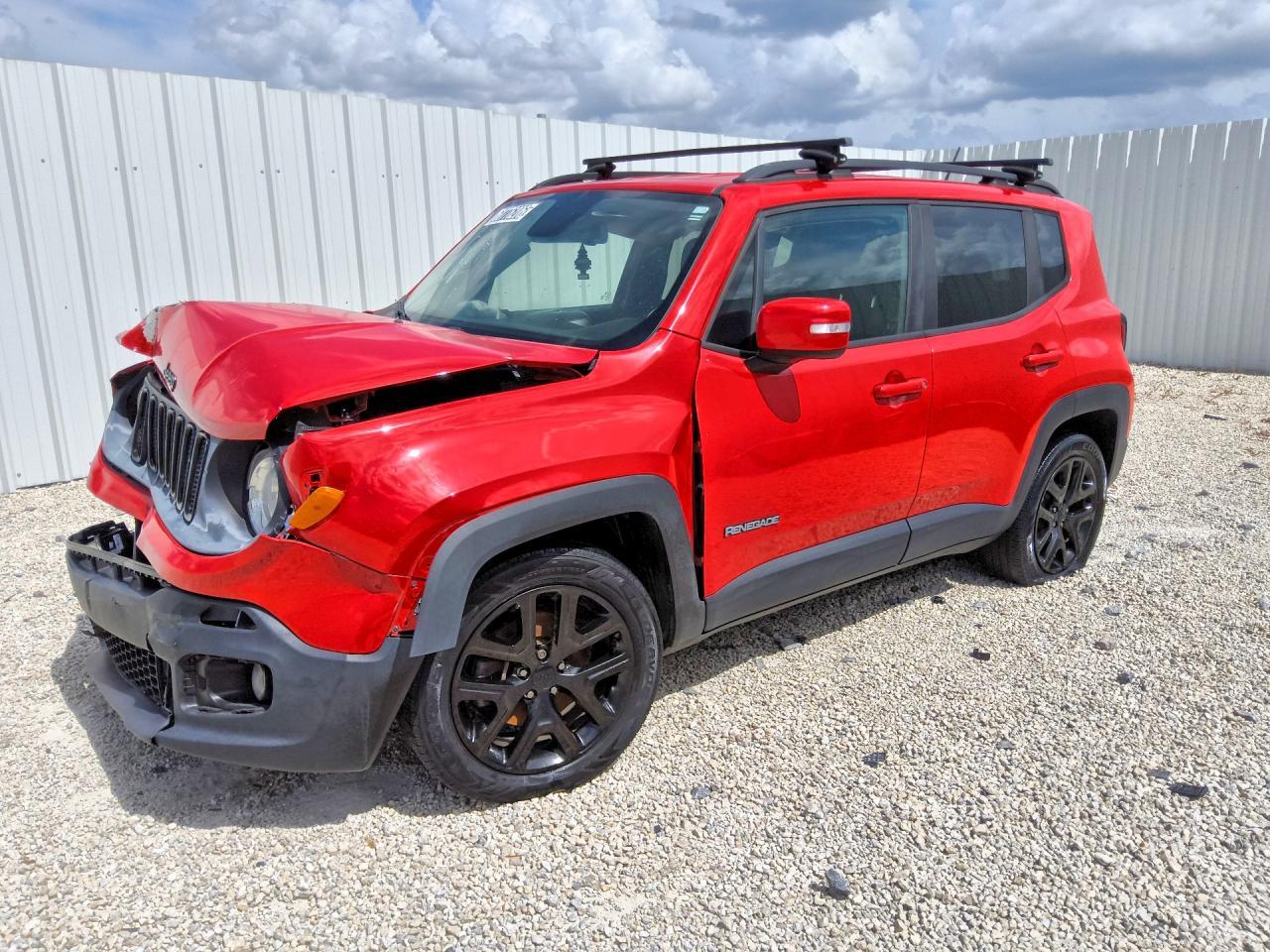 2017 Jeep Renegade Latitude - zdjęcie główne