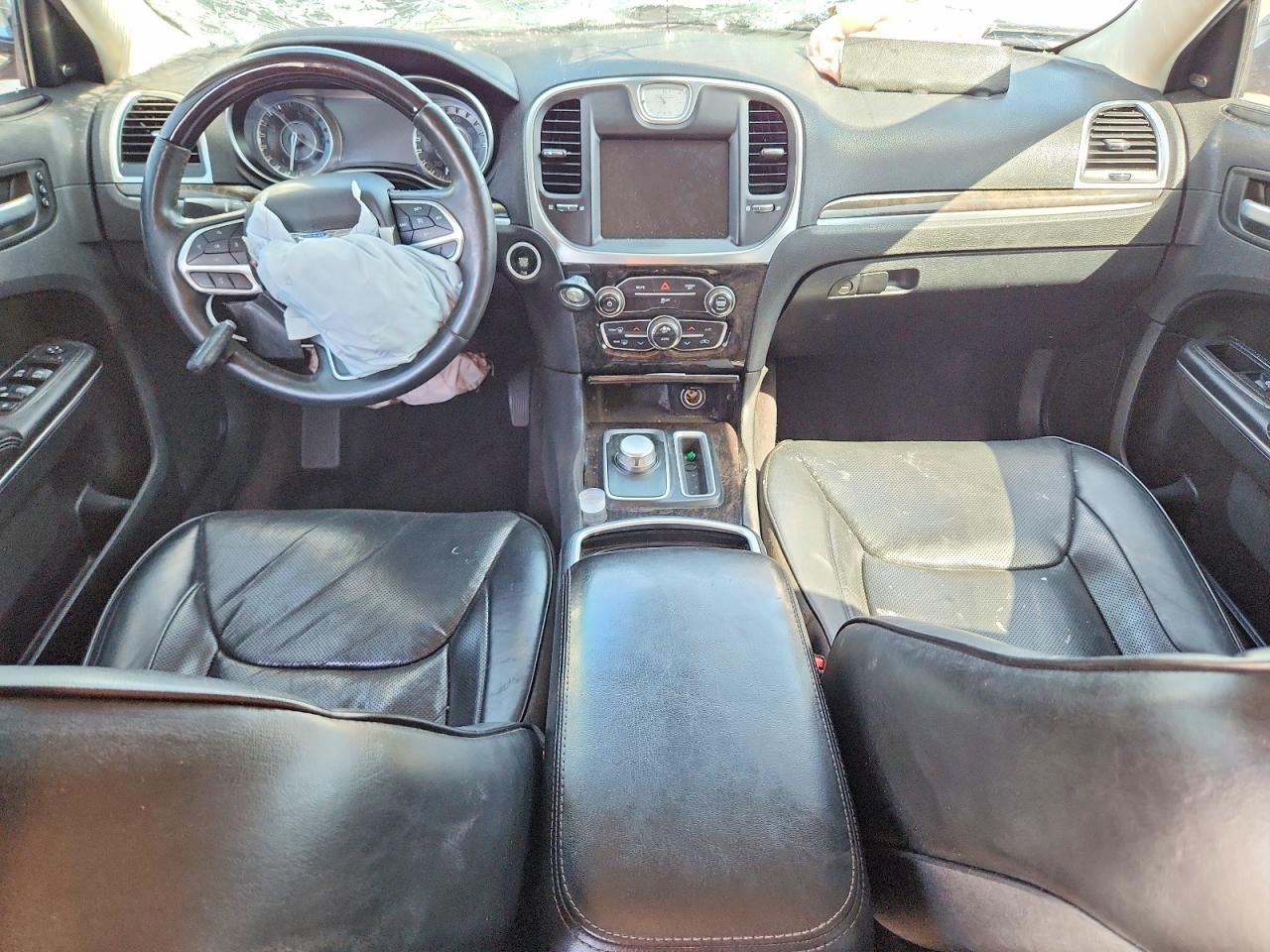2017 Chrysler 300C - zdjęcie 8