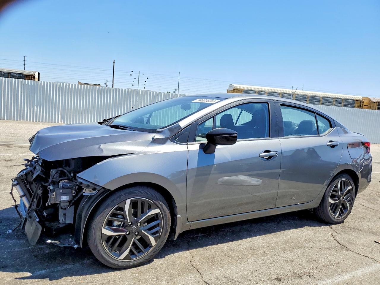 2025 Nissan Versa Sr - zdjęcie główne