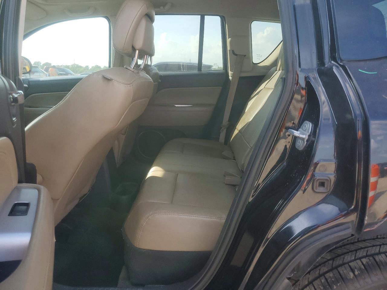 2014 Jeep Compass Latitude - zdjęcie 10